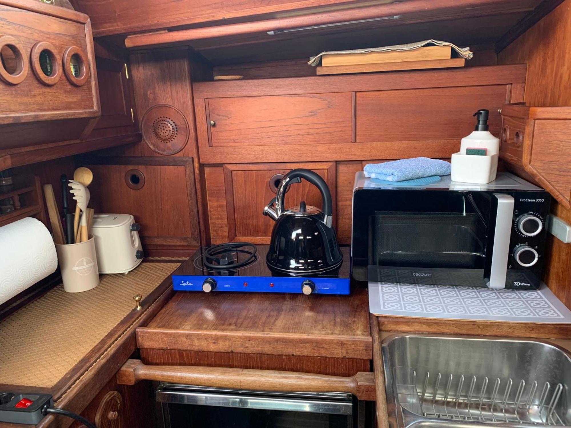 圣阿德里安-德贝索斯 Unique Wooden Sail Yacht + 2 Bikes Included!酒店 外观 照片